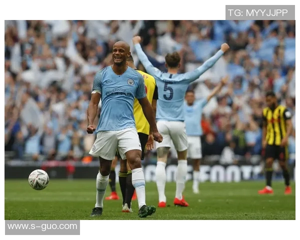 曼城足球明星电脑壁纸精选展现球场风采与激情瞬间 曼城足球明星电脑壁纸精选展现球场风采与激情瞬间