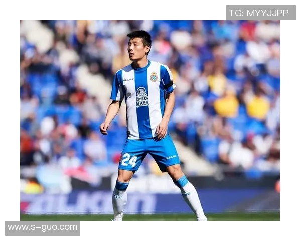 足球明星穿什么鞋子更显时尚魅力与个性风格的完美结合 足球明星穿什么鞋子更显时尚魅力与个性风格的完美结合