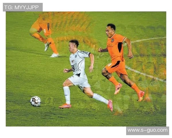 高清足球明星照片展示让你领略球场上的风采与魅力 高清足球明星照片展示让你领略球场上的风采与魅力