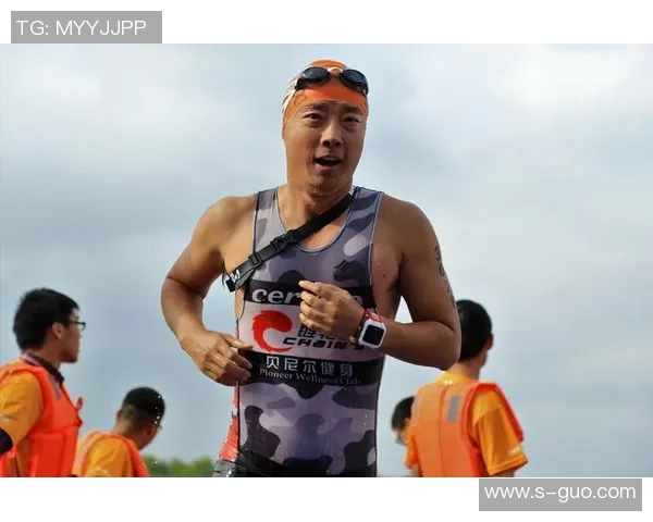 山东足球明星邢锐的成长历程与职业生涯全景回顾