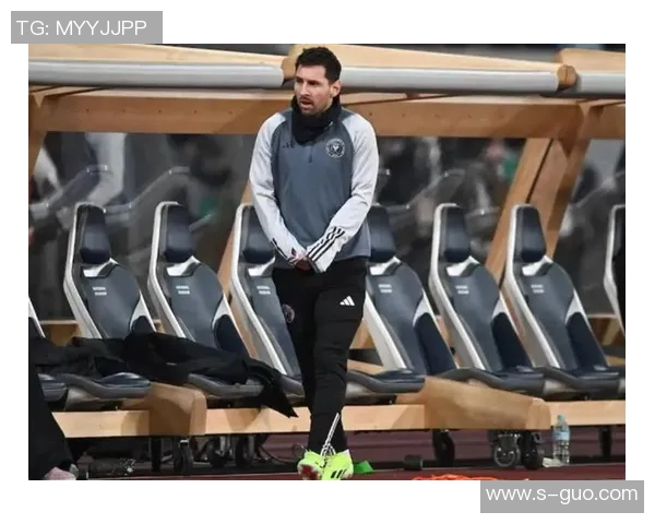 阿根廷足球明星坠机事件引发全球关注与哀悼球迷纷纷致以哀思